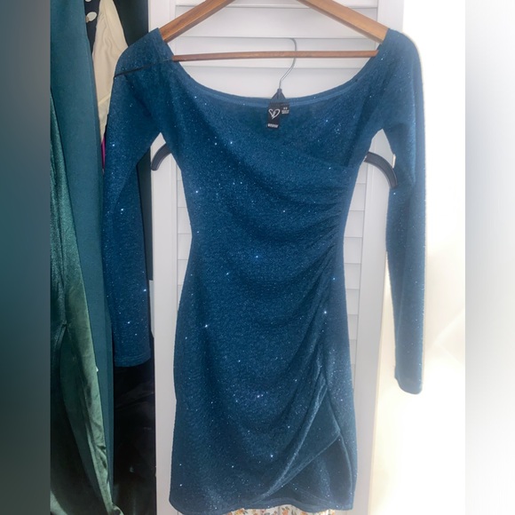 Worn once teal Windsor long sleeve mini dress with sparkles - Picture 2 of 6